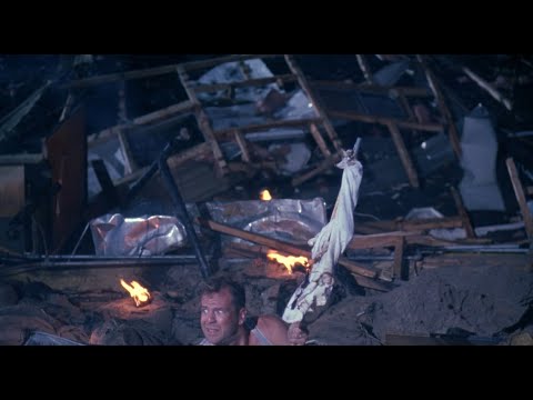 Loaded Weapon 1 1993 Bruce Willis Scene 