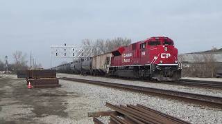 CP 7049 at Rondout, IL