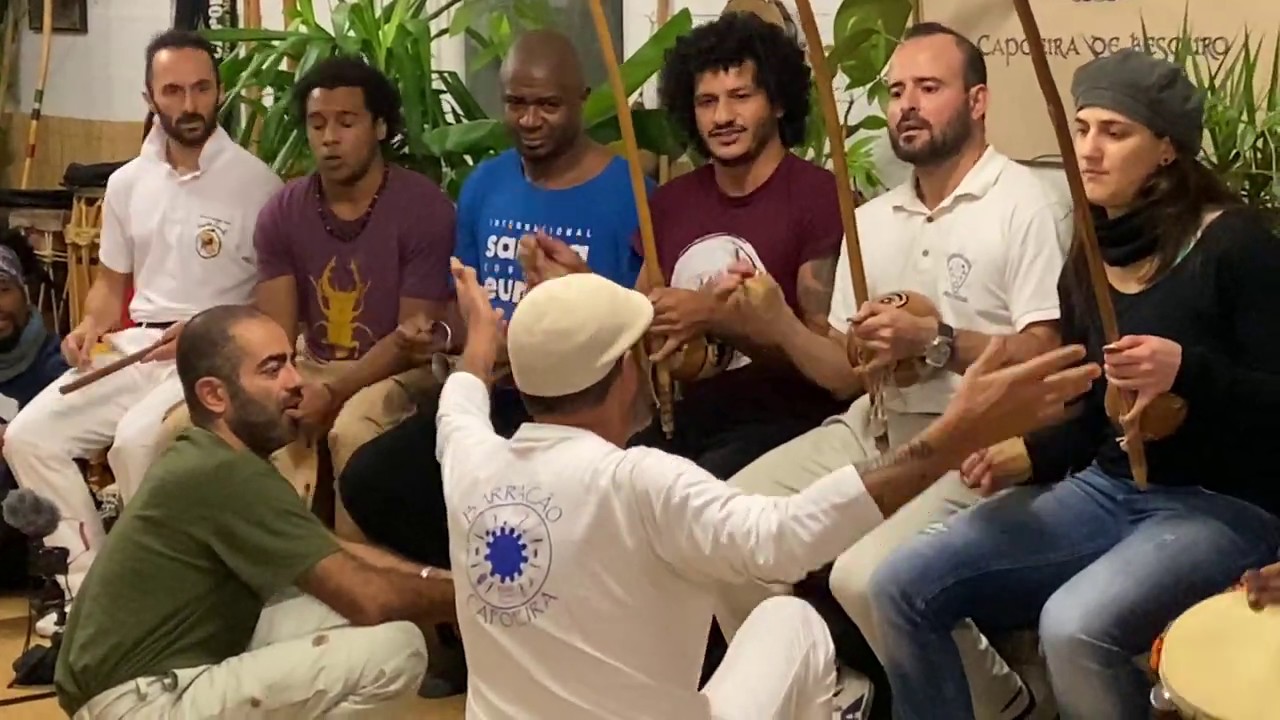 Capoeira Mestre Marcelo Finco e Mestre Ze Antonio  Casa do Axe Hamburg Nos Jardins De Aruanda