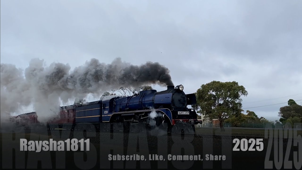 8197 - R711 (Heritage) Bannockburn - Australian Trains by Raysha1811 ...