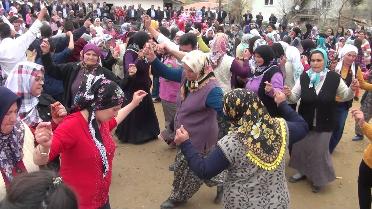 ahmet emine oğlen gelince meydan doldu taştı karaköyde düğünde