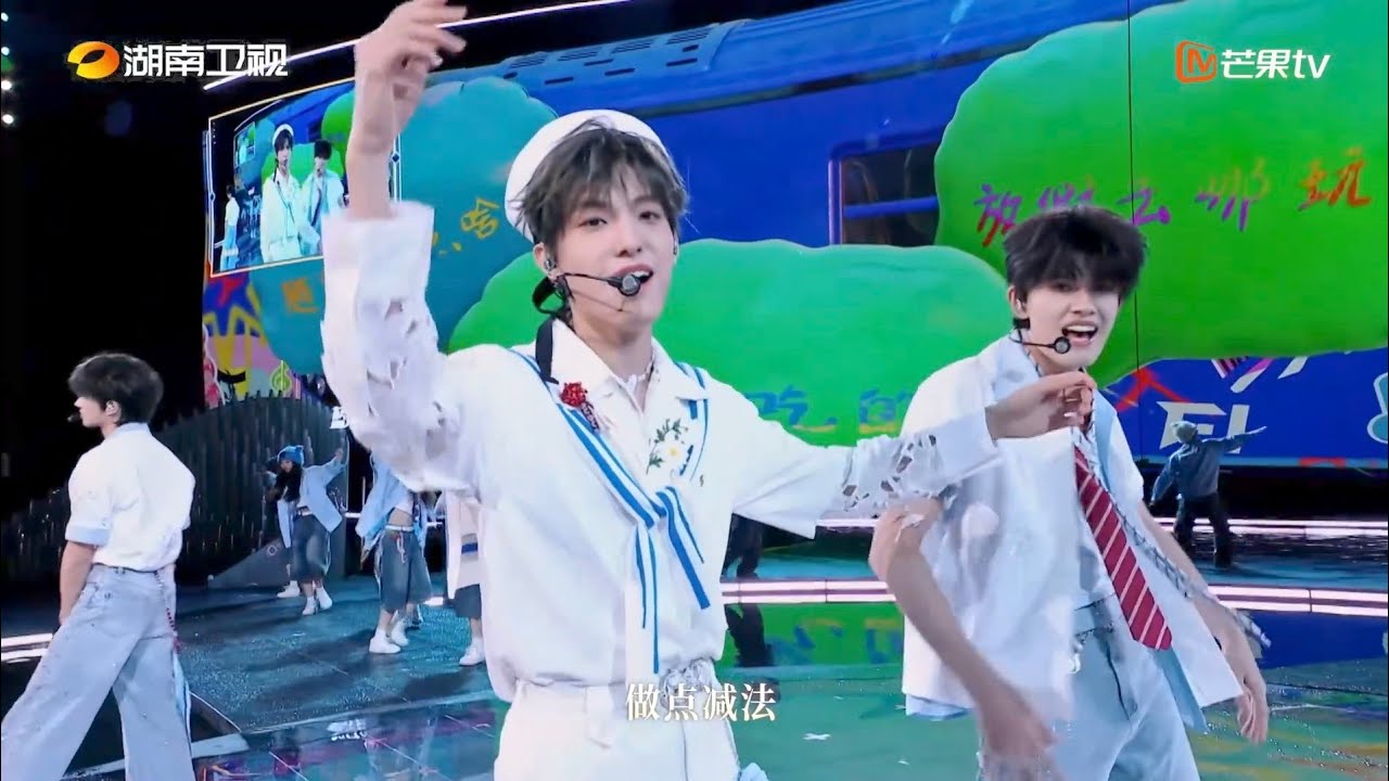 【TOP登陆少年 张泽禹】湖南卫视中秋之夜《走在路上突然收到了快樂邀請》‖1080HD[Zhang ZeYu] - YouTube