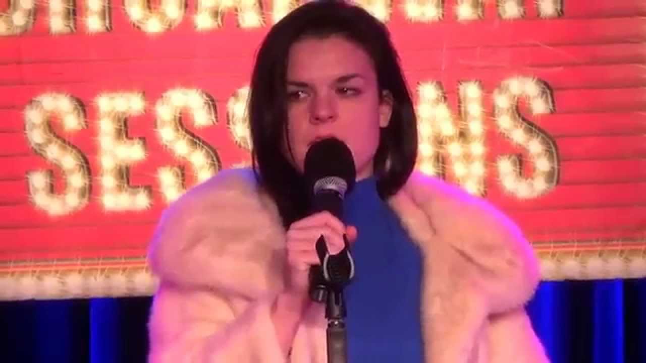 Leslie McDonel - Santa Baby (Eartha Kitt)