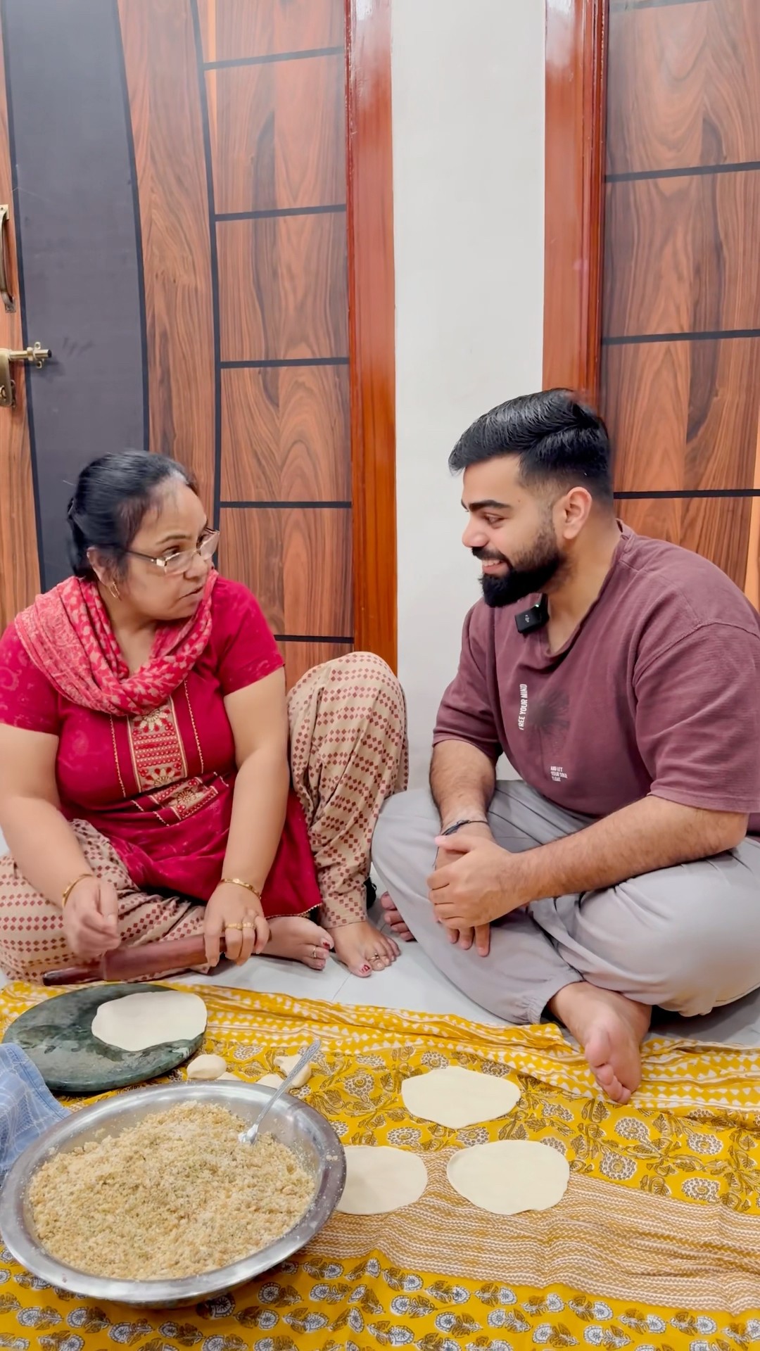 Gaurav nai banai holi par gunjiya #shorts #gauravaroravlogs #youtubeshorts