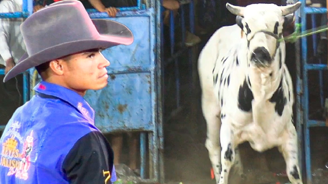 !! CAYO KIKITO DE JALISCO VS DOMINO 😱¡¡ JARIPEO EN NARANJA DE TAPIA MICHOACAN 23 DE MARZO  2025