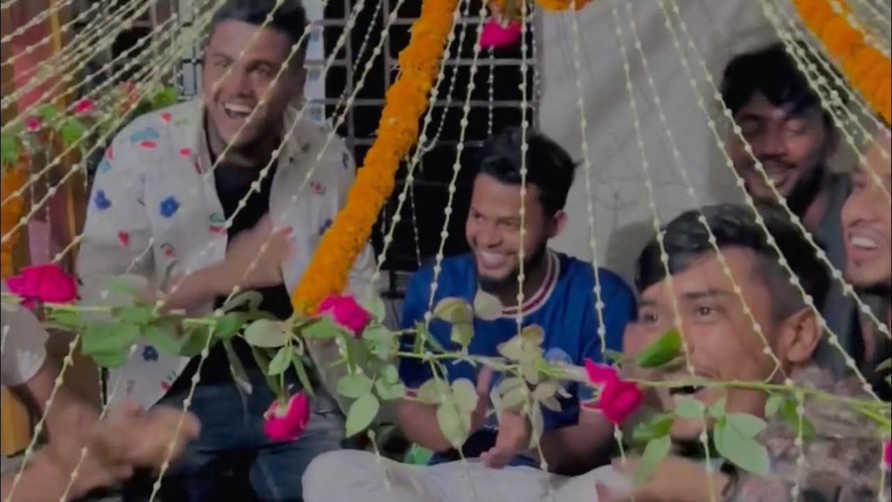 বাসর ঘর সাজাতে গিয়ে আরুর সাথে তুমুল ঝগড়া।