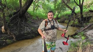 Finding Prehistoric Shark Teeth In FLORIDA CREEKS