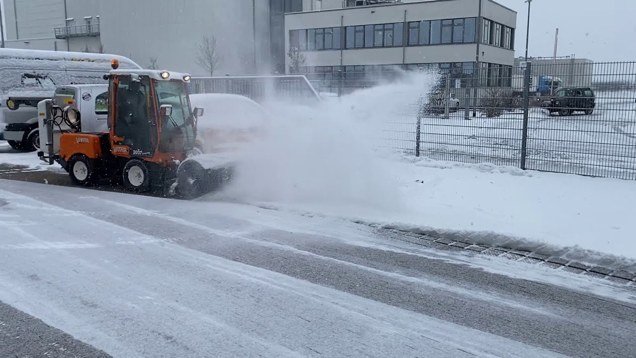 Vitra 2037 mit Kehrbesen Teil 2
