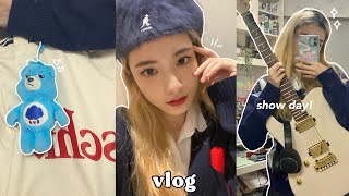 SHOW VLOG/ glam up with me, shop for costumes, guitar practice 🎸✨跟我去科大表演的一天，在車busking🤨?!