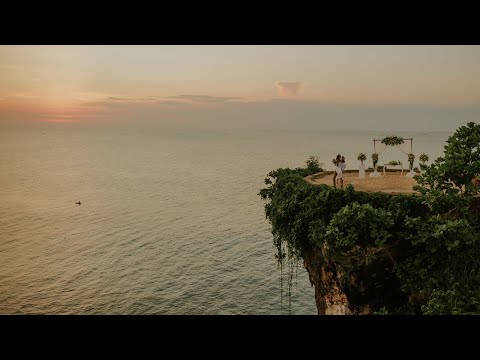 Bali Clifftop Elopement of Holly and Josh Wedding Trailer - Bali Moon Wedding