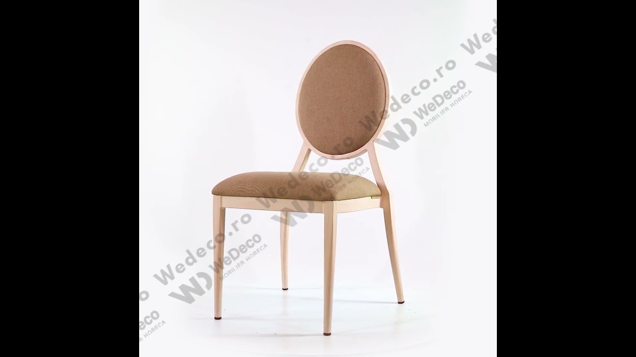 Scaun din aluminiu super rezistent care imita lemnul.