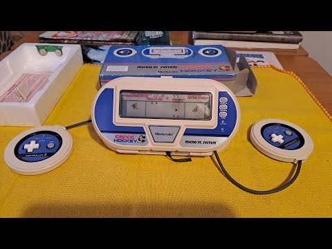 Nintendo. Micro Vs. System. (HK-303). Donkey Kong Hockey. Gameplay
