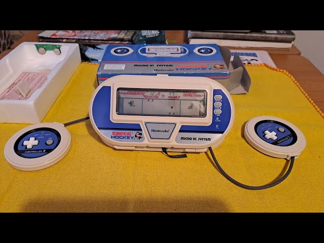 Nintendo. Micro Vs. System. (HK-303). Donkey Kong Hockey. Gameplay