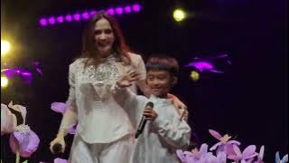 Putar Waktu ~ Mahalini ft Pandu Live at Pestapora 2024