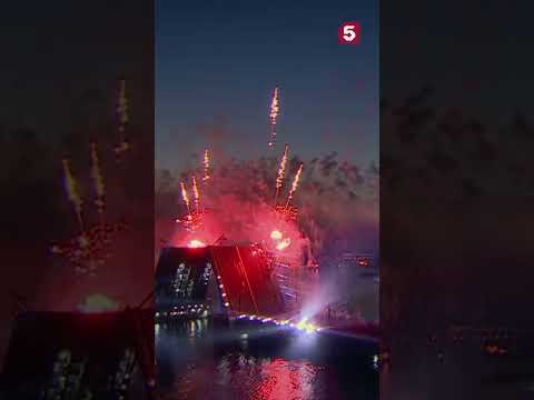 Алые паруса раскачали Питер #выпускной #выпускники #алыепаруса #пятыйканал