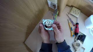 Jak Si Vyměnit Zásuvky V Anglickém Karavanu Avondale 4K