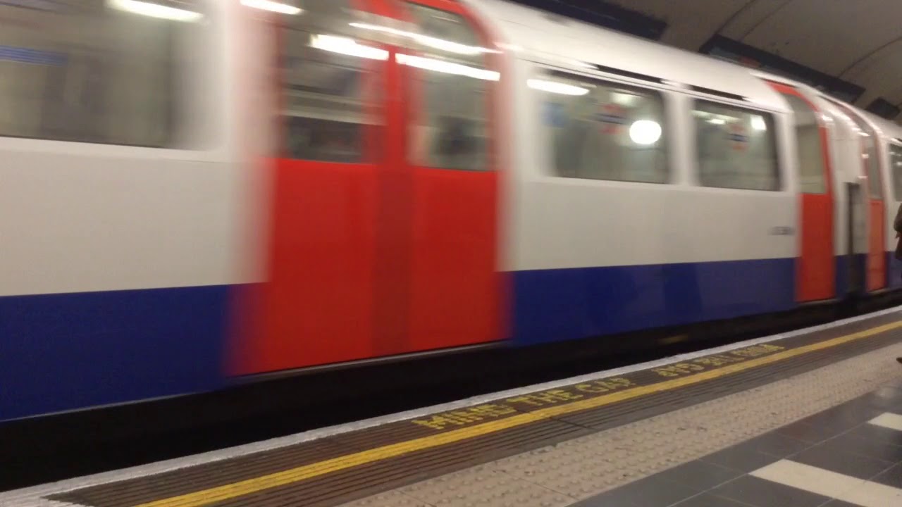 Bakerloo line at Waterloo: 9/16