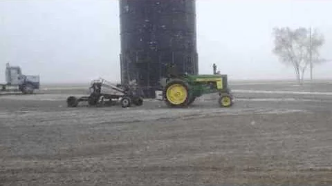 Deere 720 gradin driveway