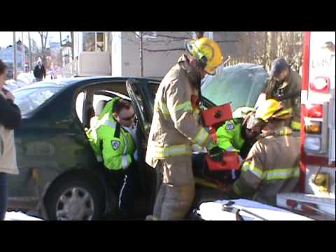 Accident with injuries Weldon & Dufferin, Moncton