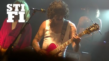 STICKY FINGERS - BOOTLEG RASCAL (Live Le Trabendo - Paris)