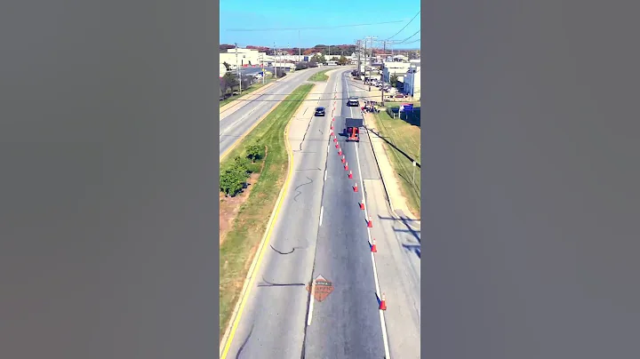 Lane closure in Baltimore, MD #ladmatrafficcontrol #flagger #ladmageneralservice