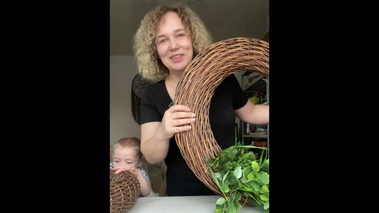 Венок из ротанга. - YouTube