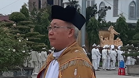 RƯỚC ĐOÀN LỄ NGHI VÀO DÂNG THÁNH LỄ KHAI MẠC TUẦN CHẦU GX ĐỀN THÁNH PHÚ NHAI.