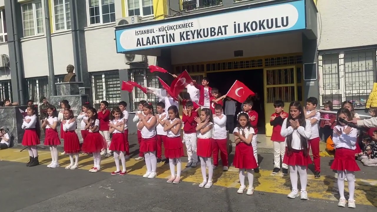 Alaattin Keykubat İlkOkulu 3/A Sınıfı 18 Mart Çanakkale Zaferi Gösterisi ( Yeni Çanakkale Marşı)
