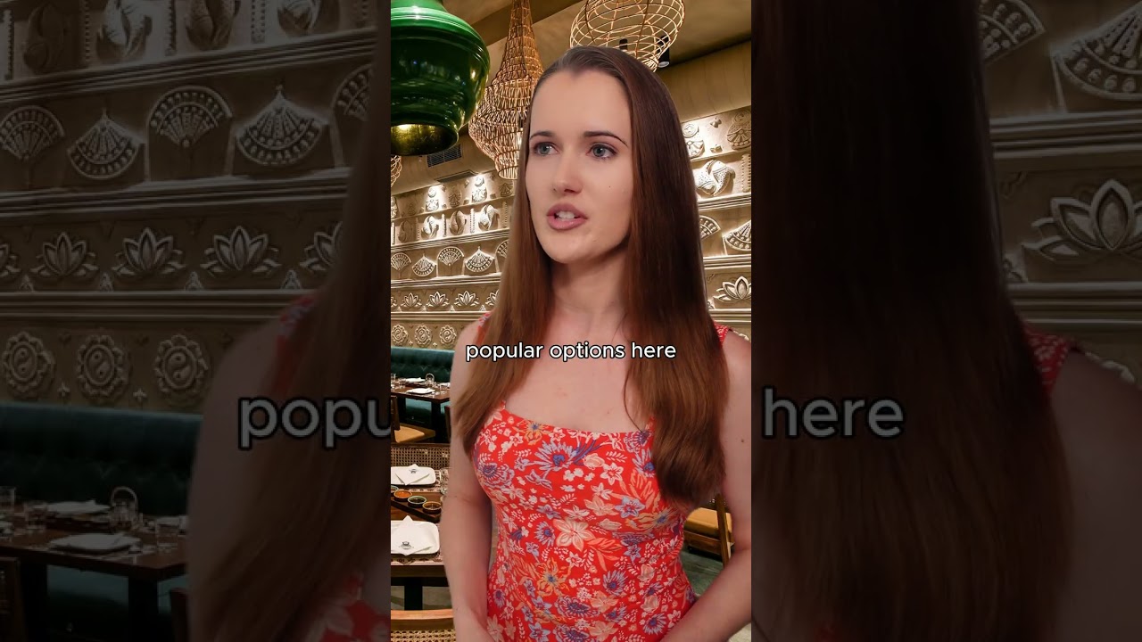 blind girl 👩🏼‍🦯 VERSUS waitress (she actually said this😅😂)