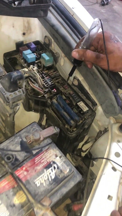 Toyota Camry fuse checking #amazing #automobileservice #easyrepair 🤔🤔🤔🤔🤔