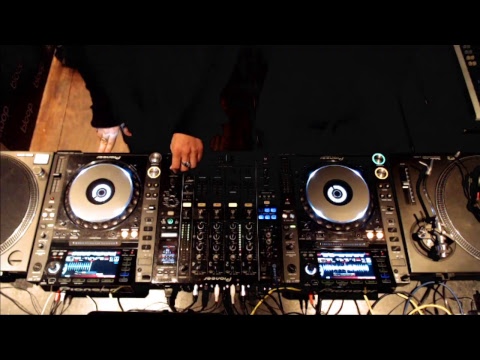 The Soul Brothers live for the next hour, 5-6PM / UK Time.