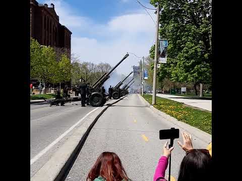 17 Cannon shots for our New King