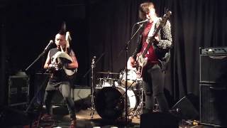 The Babes "Rampton Song" Live at The Cricketers, Kingston, June 16th, 2017.