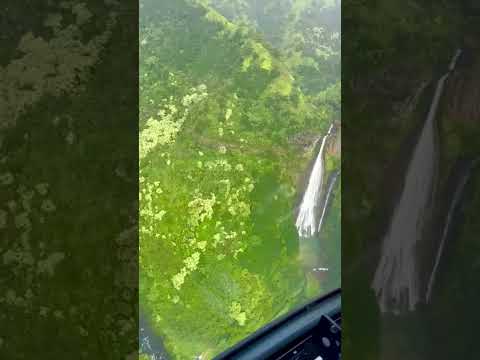 Wideo: Śmigłowce na wyspie Jurassic Falls Landing Adventure