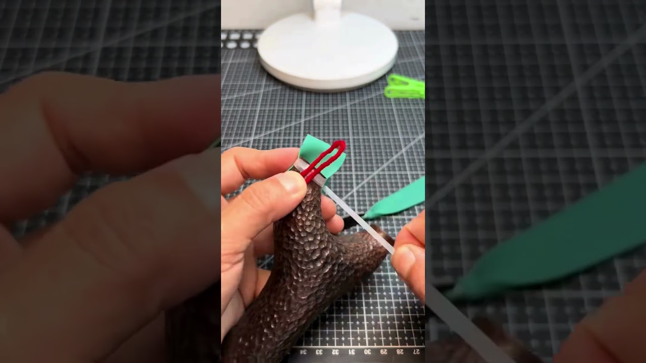 How to tie the rubber band on a slingshot 
