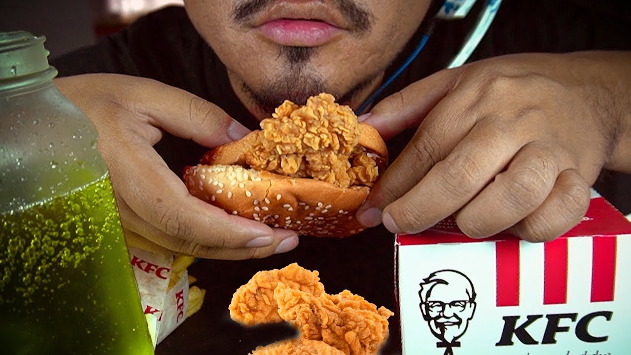 ASMR Eating KFC Crispy BBQ Chicken Sandwich Big Box 🍗 | No Talking