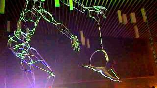 Huge Metal Puppet, Acrobat at work SNOWBALL 2011