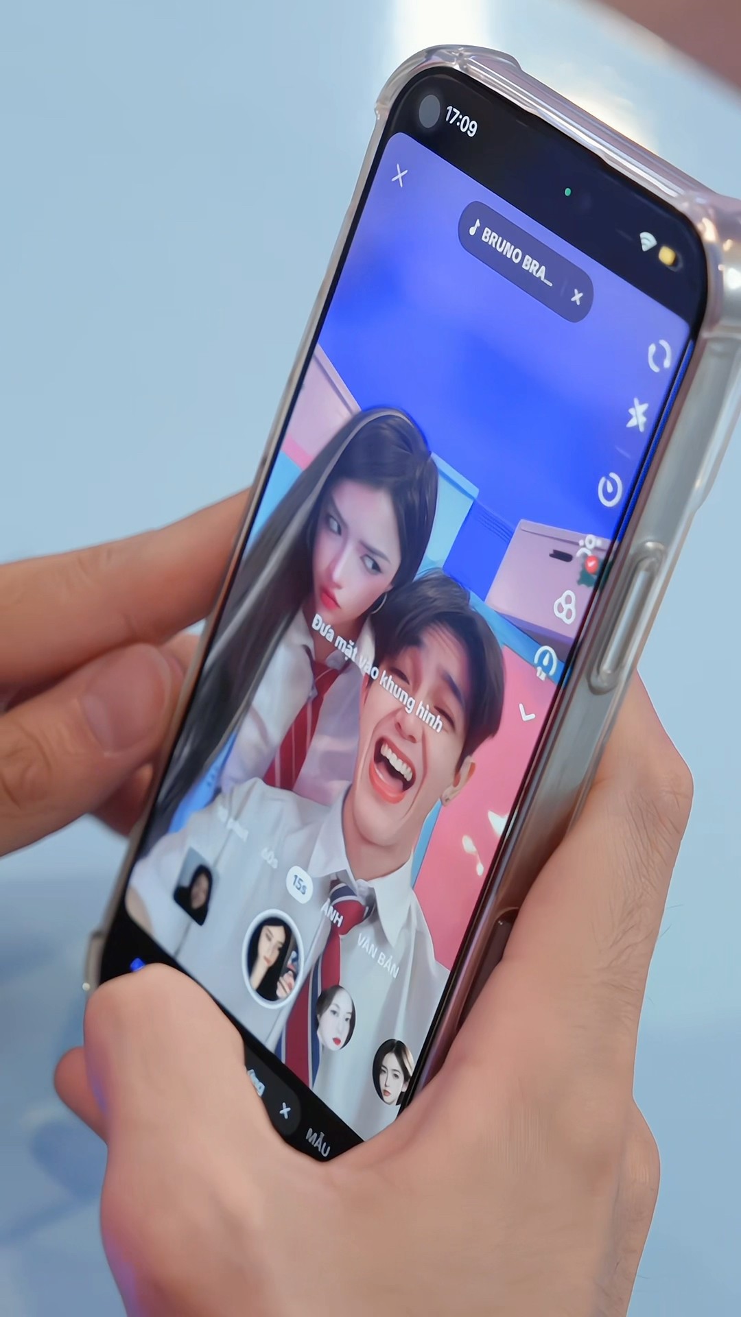 Secretly watching other girls while sitting next to girlfriend ? #c4class #chany