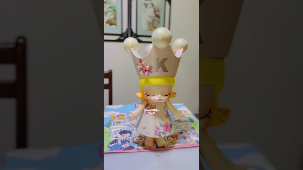 Mega Royal Molly Velvet 