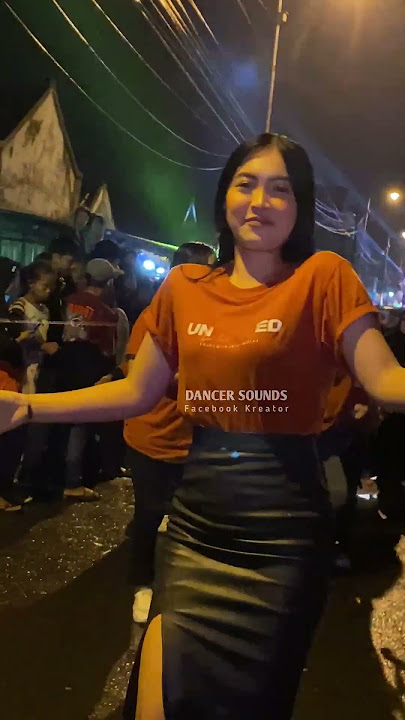 Tiara jeee 🥰🫣 #karnavallucu #karnaval #beranda #dj #karnavalparty