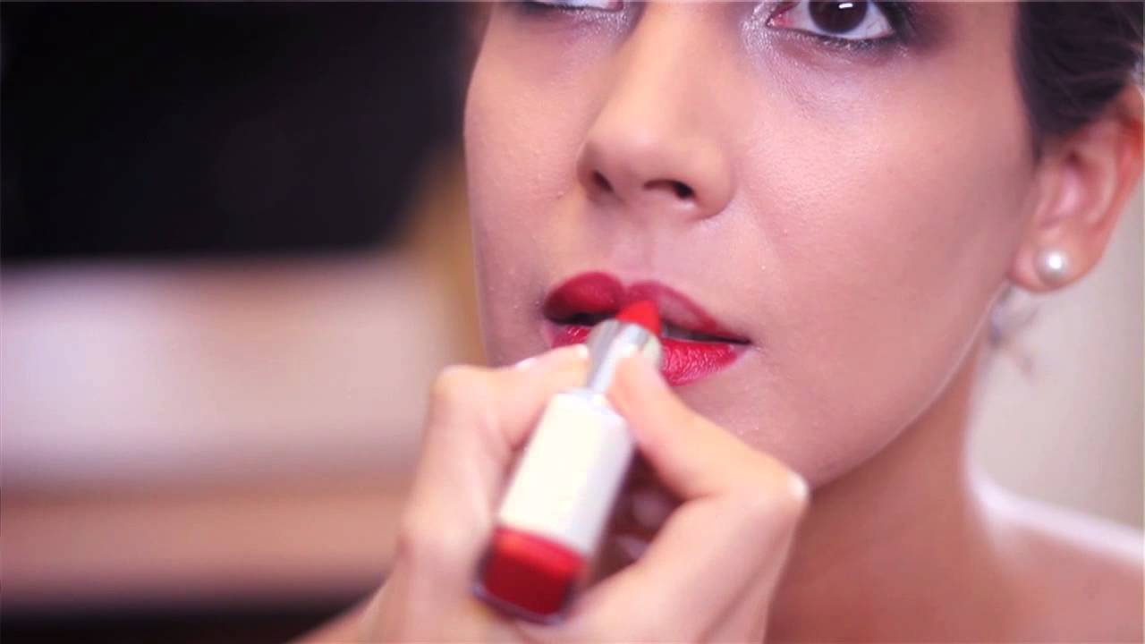 Maquillaje de famosas, look de Taylor Swift con De Prati y Palladio - YouTube