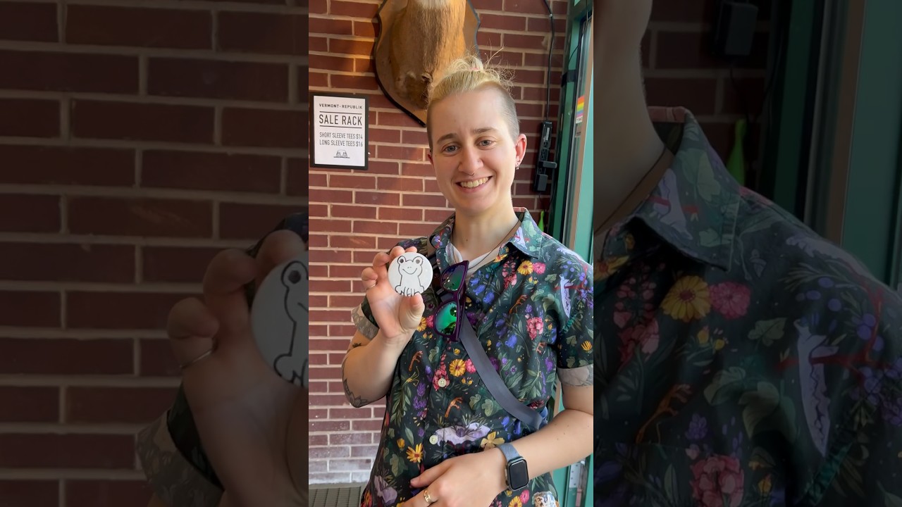 teaching people how to make pinback buttons ⚙️😁 