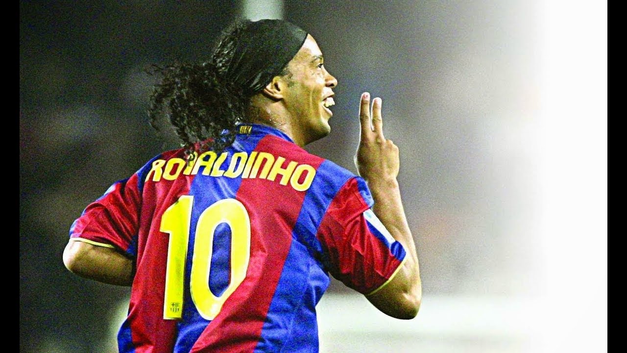 Ronaldinho Gaúcho - 10 MINUTES OF MAGIC - A TRIBUTE - Skills, Dribbling ...