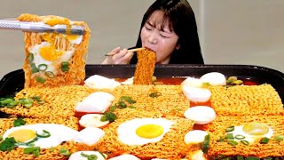 KOREAN SUPERSIZE SPICY INSTANT NOODLES EATINGSHOWㅣRAMEN MUKBANG