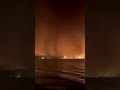 Veja o tornado de fogo que se formou sobre lago no Canadá
