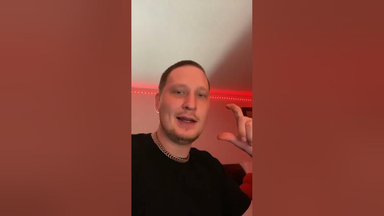 DEREK GRAZ LAUGH 😂 - YouTube