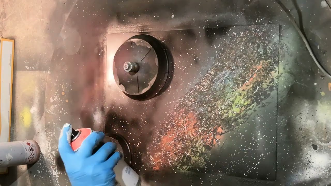 How to spray paint art : Colorful galaxy, planets and little stars tutorial