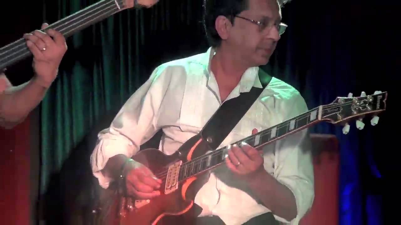 Marina Xavier live at The Bflat Bar, Bangalore.