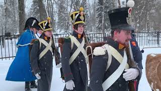 Церемония захоронения солдат, погибших в битве во время отступления армии Наполеона в Вязьме.