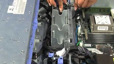 IBM System x 3630 M4 Installing the System Fan